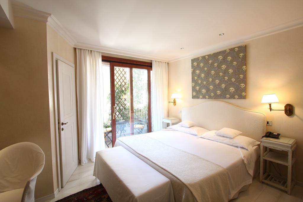 Charming Hotel Dei Chiostri 폴리나 외부 사진