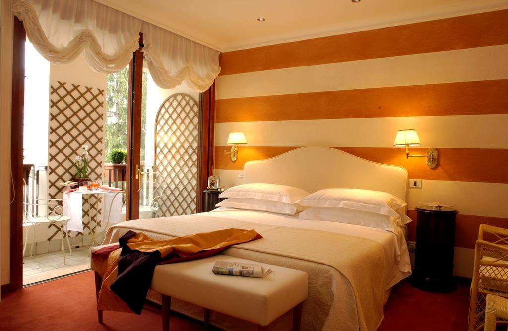 Charming Hotel Dei Chiostri 폴리나 외부 사진