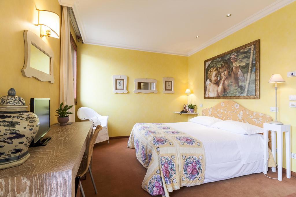 Charming Hotel Dei Chiostri 폴리나 외부 사진