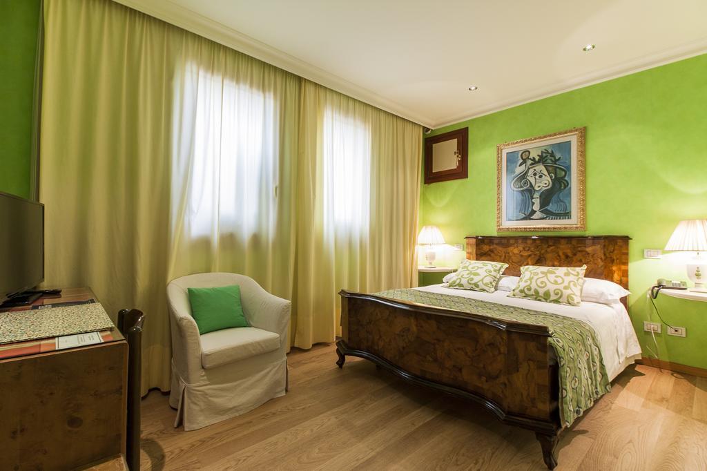 Charming Hotel Dei Chiostri 폴리나 외부 사진