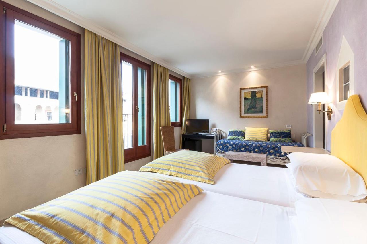 Charming Hotel Dei Chiostri 폴리나 외부 사진