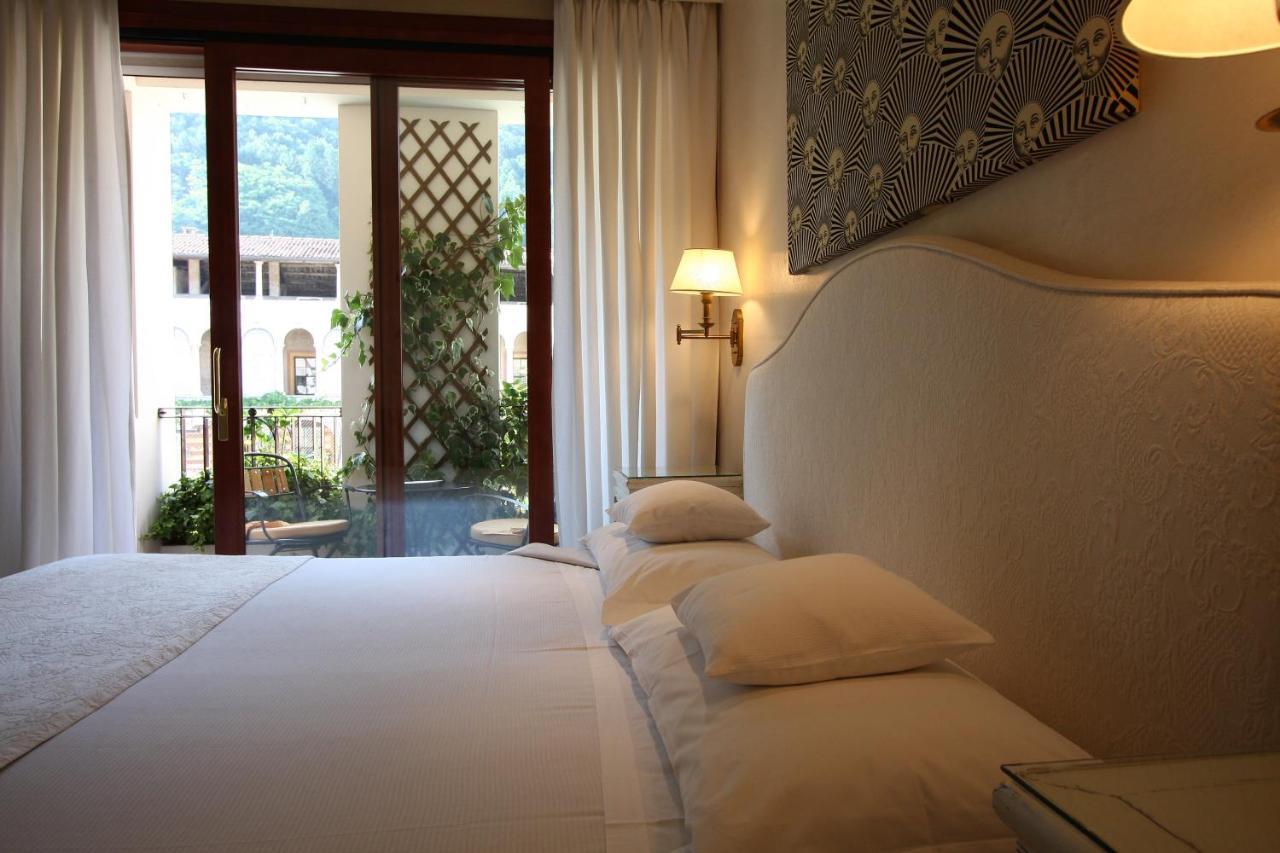 Charming Hotel Dei Chiostri 폴리나 외부 사진